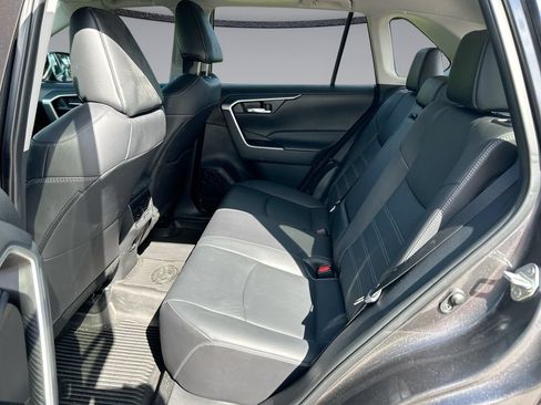 Used 2024 Toyota RAV4 XLE Premium FWD image 31