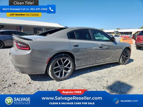Used 2019 Dodge Charger SXT image 4
