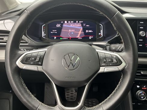 Used 2022 Volkswagen Taos SEL image 15
