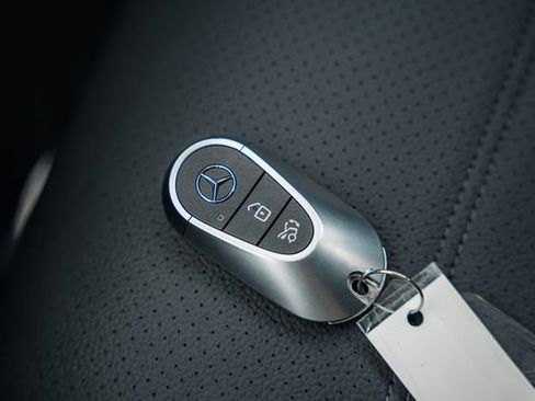 Used 2025 Mercedes-Benz C 300 4MATIC Sedan image 47