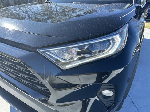 Used 2021 Toyota RAV4 XLE image 6