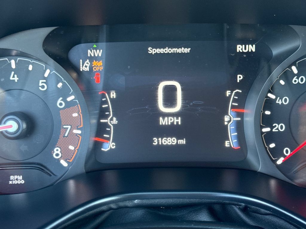 Used 2025 Jeep Compass Latitude AWD/4WD image 26