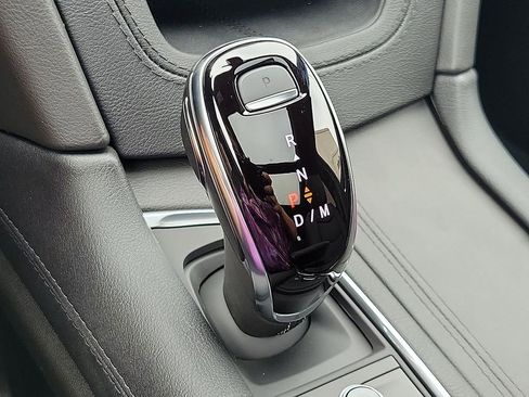 Used 2025 Cadillac XT6 Luxury image 7