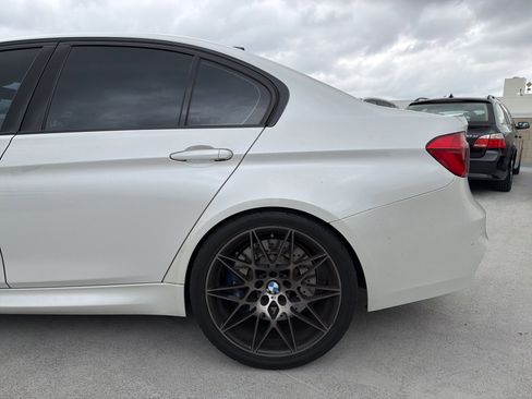 Used 2018 BMW M3 image 3