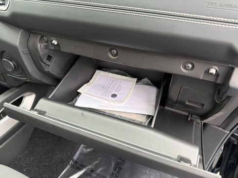 Used 2024 Nissan Frontier SV image 30