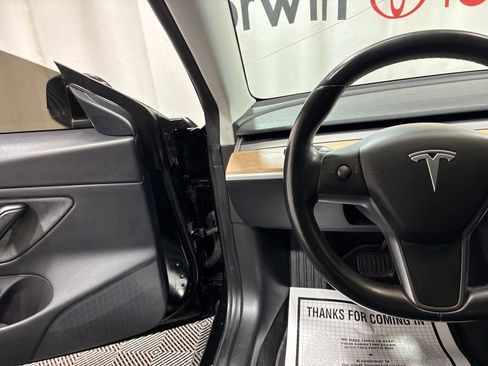 Used 2019 Tesla Model 3 Mid Range RWD image 26