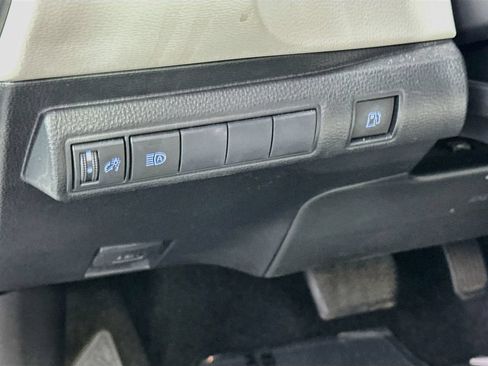 Used 2021 Toyota Corolla LE w/ Carpet Mat Package (TMS) FWD image 11