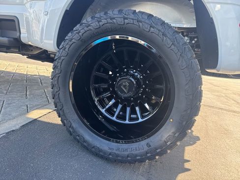 Used 2026 Ford F450 Platinum w/ FX4 Off-Road Package image 8