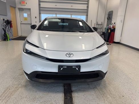 New 2026 Toyota Prius LE image 3