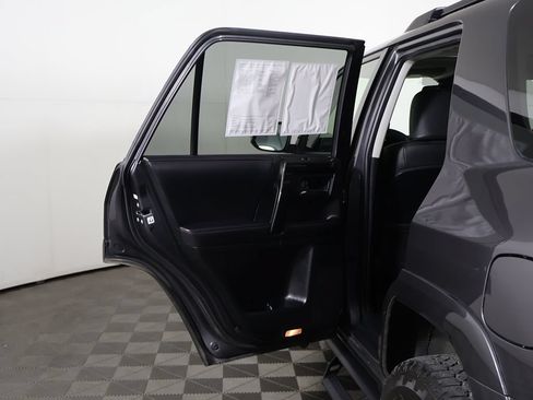 Used 2021 Toyota 4Runner Venture w/ Moonroof Package AWD/4WD image 22