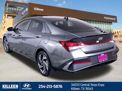 Used 2025 Hyundai Elantra Sport FWD image 6