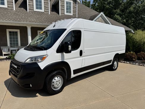 Used 2023 RAM ProMaster 3500 w/ Driver Convenience Group FWD image 2
