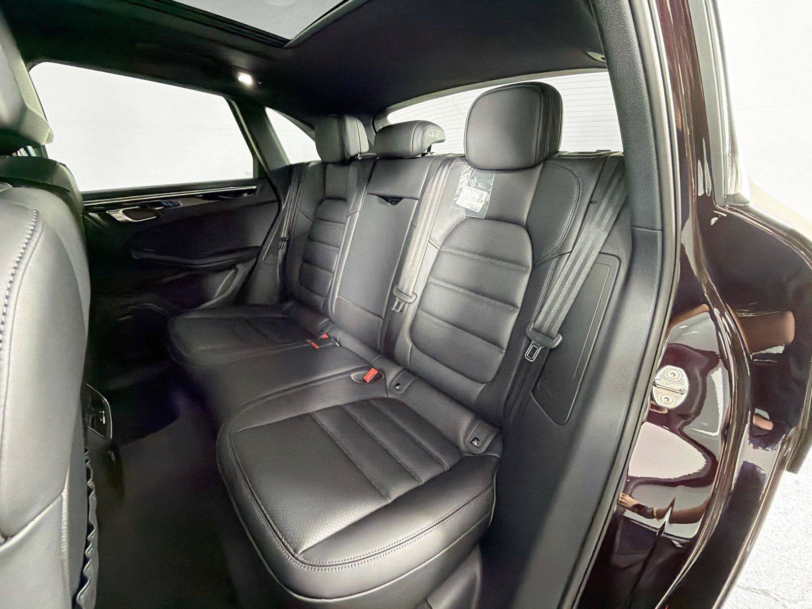 Used 2026 Porsche Macan Turbo AWD/4WD image 26