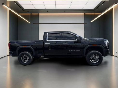 Used 2025 GMC Sierra 2500 Denali Ultimate AWD/4WD image 7