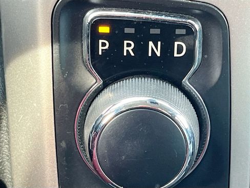 Used 2019 RAM 1500 Classic SLT AWD/4WD image 17