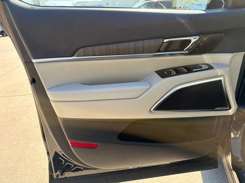 Used 2023 Kia Telluride SX Prestige image 12