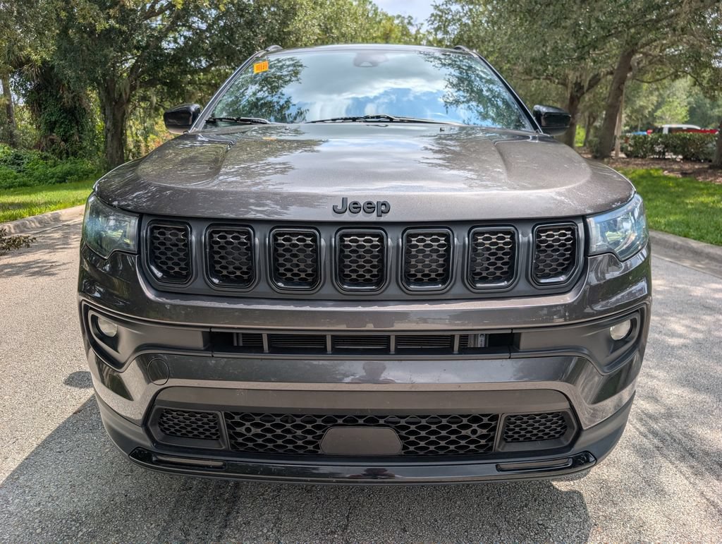 Used 2023 Jeep Compass Latitude AWD/4WD image 2