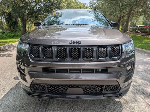 Used 2023 Jeep Compass Latitude AWD/4WD image 2