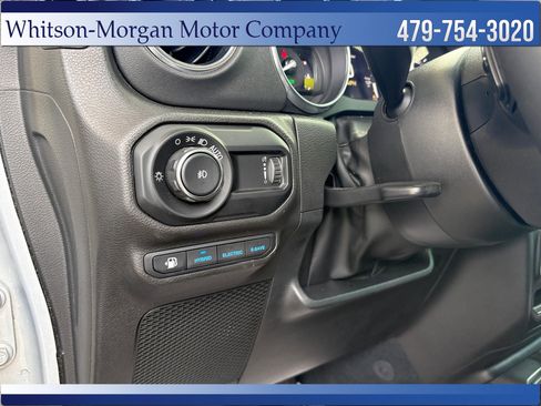 Used 2023 Jeep Wrangler Unlimited Sahara AWD/4WD image 19