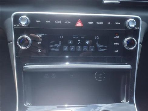 Used 2025 Genesis GV80 2.5T image 10