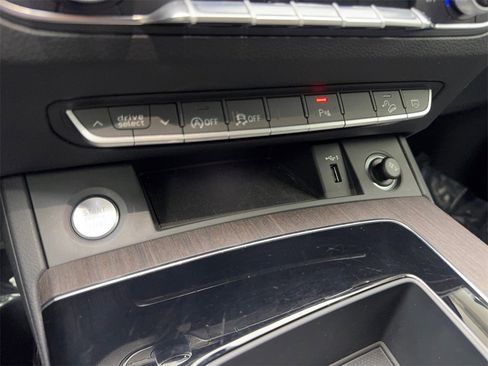 Used 2023 Audi Q5 2.0T Premium w/ Convenience Package image 68