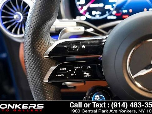 Used 2022 Mercedes-Benz SL 55 AMG 4MATIC w/ Driver Assistance Package image 68