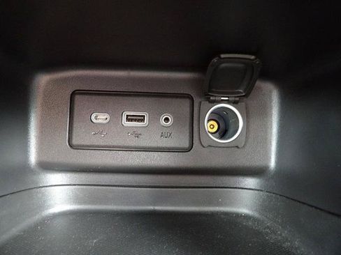 Used 2024 Chevrolet Equinox LT FWD image 22