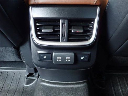 Used 2020 Subaru Outback Touring XT image 10