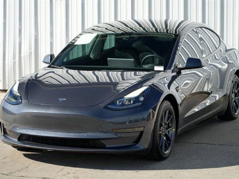 Used 2022 Tesla Model 3 image 45