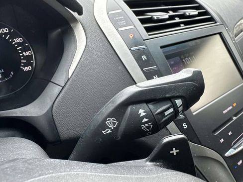 Used 2013 Lincoln MKZ image 37