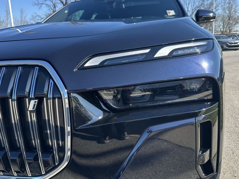 Used 2024 BMW i7 xDrive60 image 6