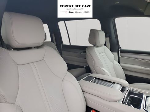 New 2026 Jeep Grand Wagoneer L 2WD image 15