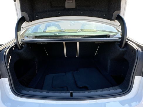 Certified 2025 BMW 330i Sedan w/ M Sport Package image 27