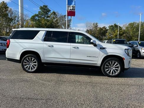 Used 2023 GMC Yukon XL Denali image 2