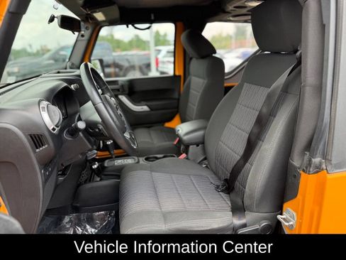 Used 2012 Jeep Wrangler Rubicon w/ PWR Convenience Group AWD/4WD image 10