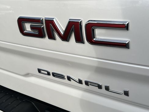 Used 2022 GMC Sierra 1500 Denali w/ Denali Reserve Package image 8