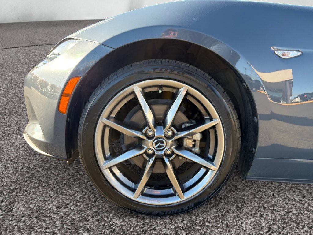 Used 2021 MAZDA MX-5 Miata RF Grand Touring RWD image 9