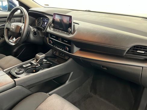 Used 2025 Nissan Rogue SV image 24