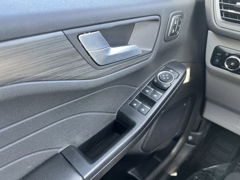 Used 2023 Ford Escape Platinum image 18