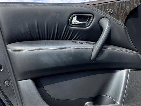 Used 2022 Nissan Armada Platinum w/ Captain's Chairs Package RWD image 19