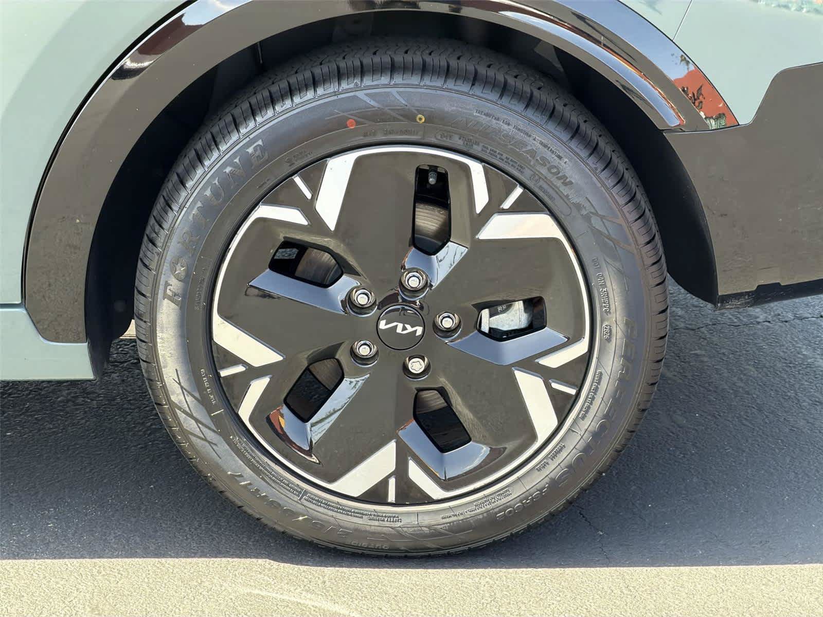 Used 2023 Kia Niro Wind FWD image 9
