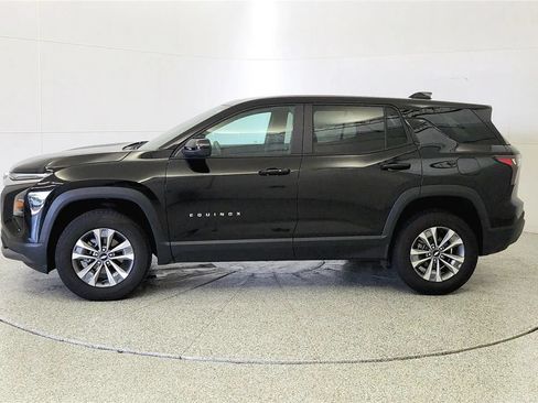 Used 2026 Chevrolet Equinox LT w/ Convenience Package II FWD image 4
