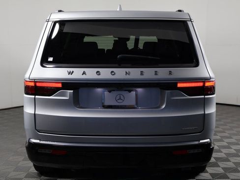 Used 2022 Jeep Wagoneer Series II RWD image 5