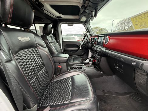 Used 2021 Jeep Wrangler Unlimited Rubicon AWD/4WD image 9