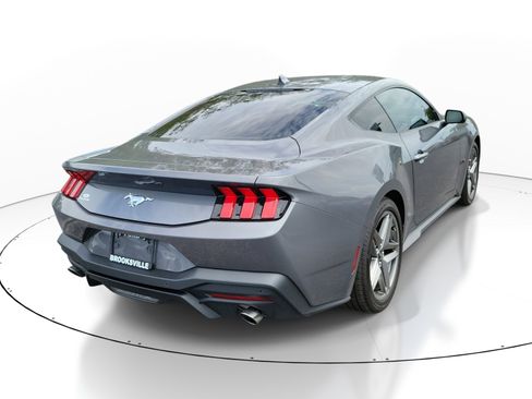 Used 2024 Ford Mustang Coupe RWD image 6