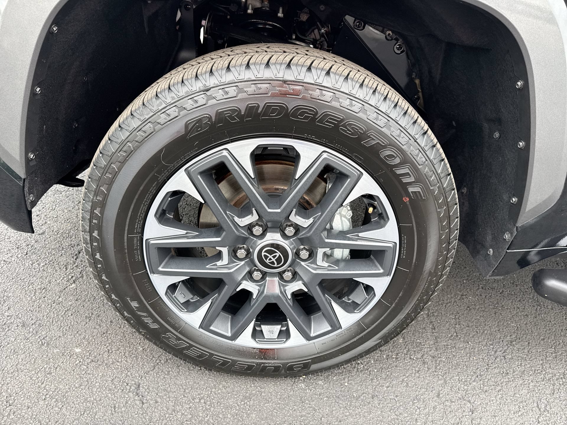 Used 2023 Toyota Tundra Limited AWD/4WD image 18
