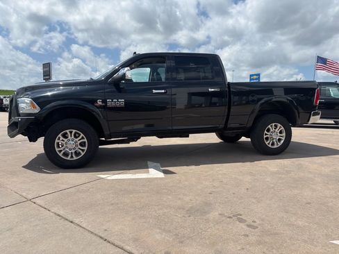 Used 2018 RAM 2500 Laramie image 3
