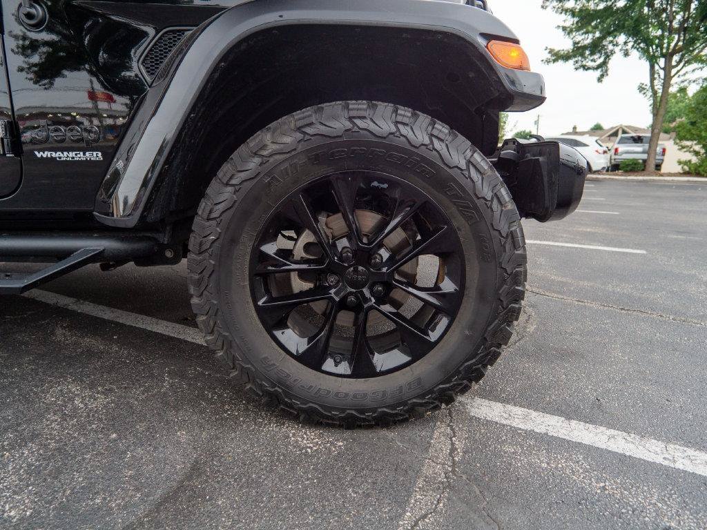 Used 2021 Jeep Wrangler Unlimited Sahara AWD/4WD image 13