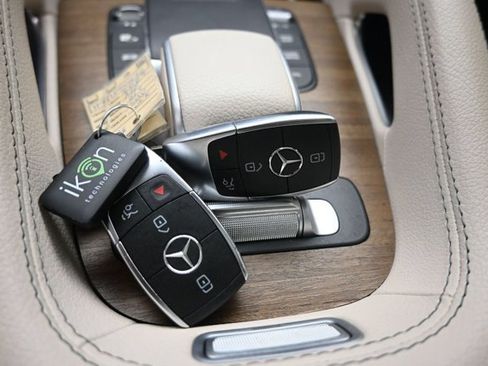 Certified 2023 Mercedes-Benz GLS 450 4MATIC image 17