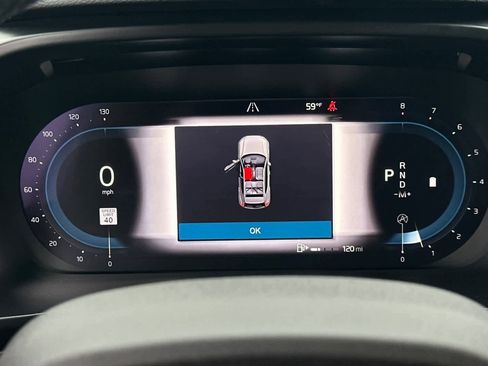 Used 2023 Volvo XC40 B4 Core w/ Convenience Package image 32